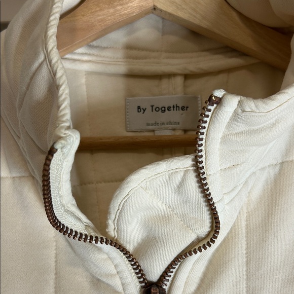 By Together Cream Quilted Zip-Up Relaxed Fit Jacket Size Small - Picture 3 of 10